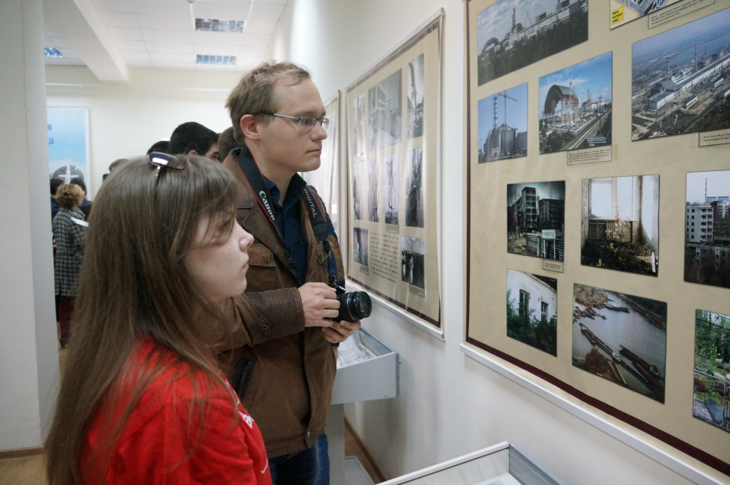 4 Выставка Чернобыль долг и мужество.JPG