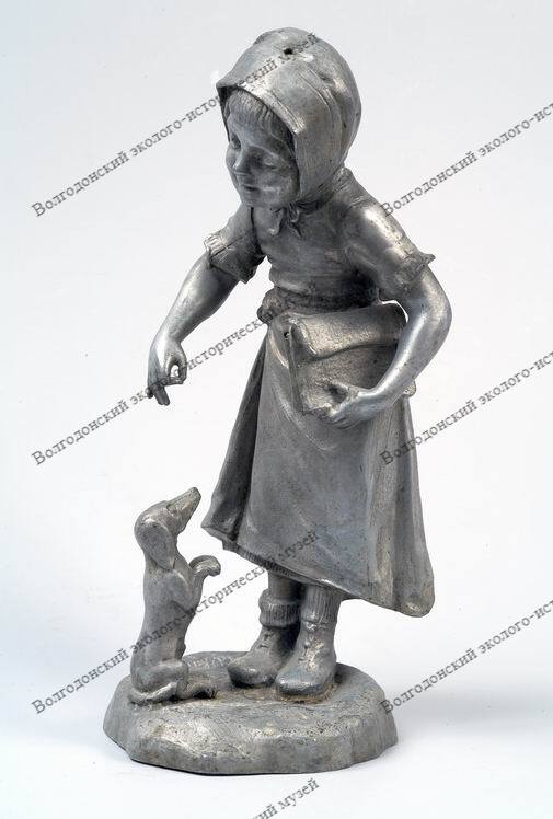 Скульптура "Девочка с собакой". Германия. Конец XIX в. Шпиатр, бронзирование. Литье, резьба.